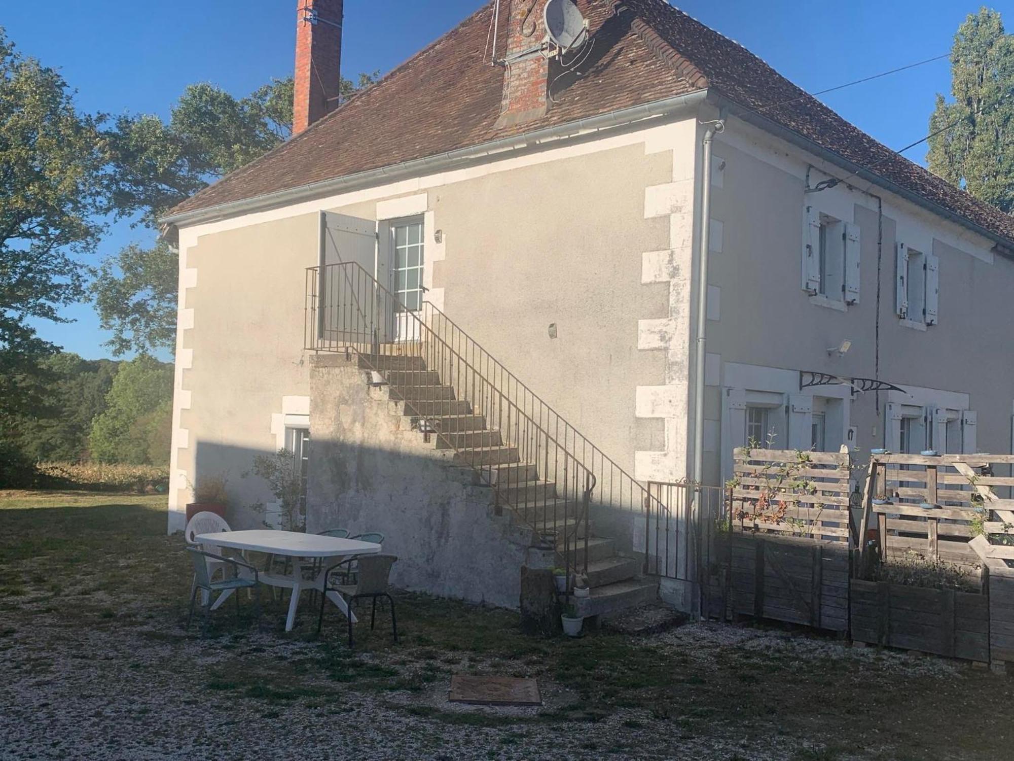 Logement Independant Le Poulailler Proche Guedelon Treigny Exterior foto
